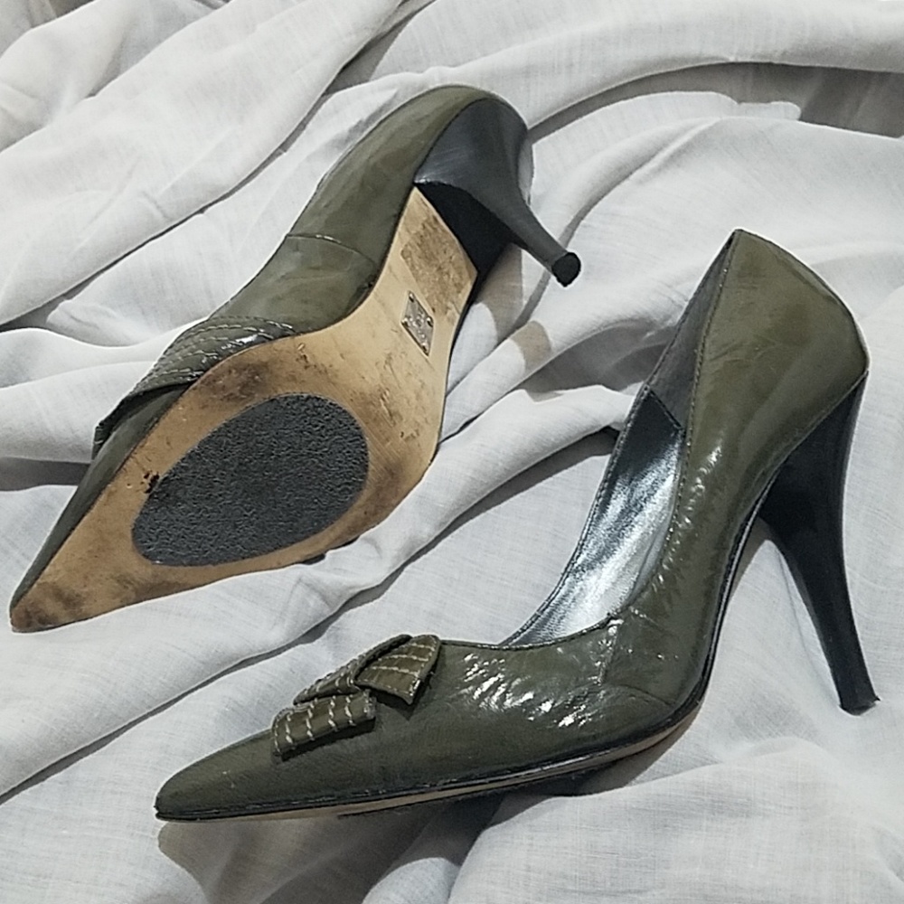Heels - Picture 2 of 4